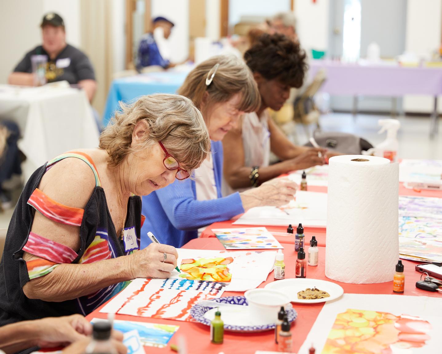 women painting